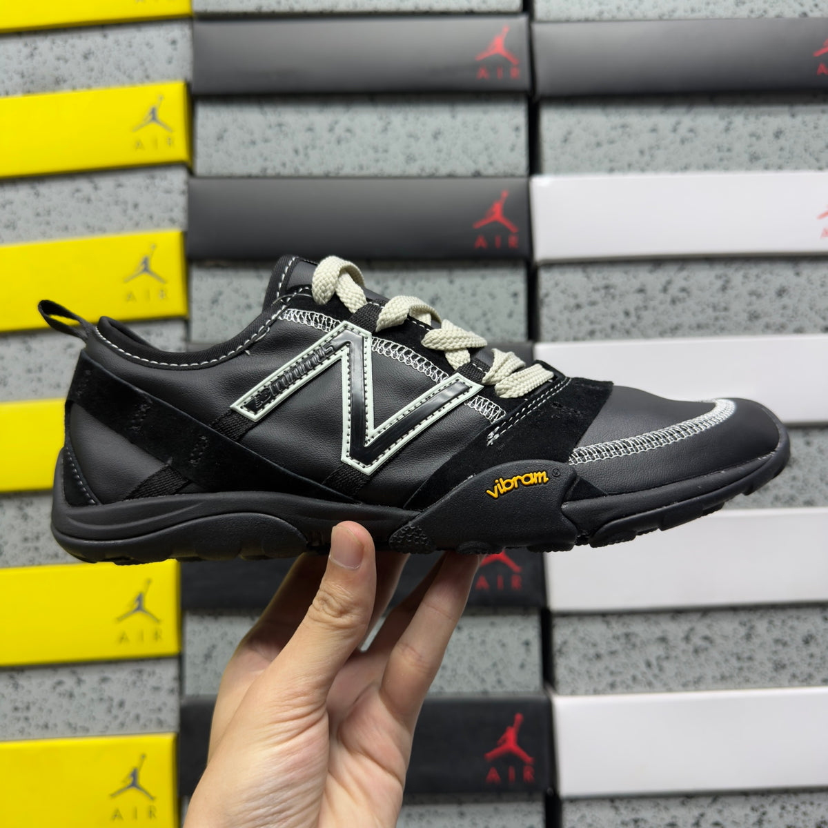 New Balance MT10 'Noir Blanc'
