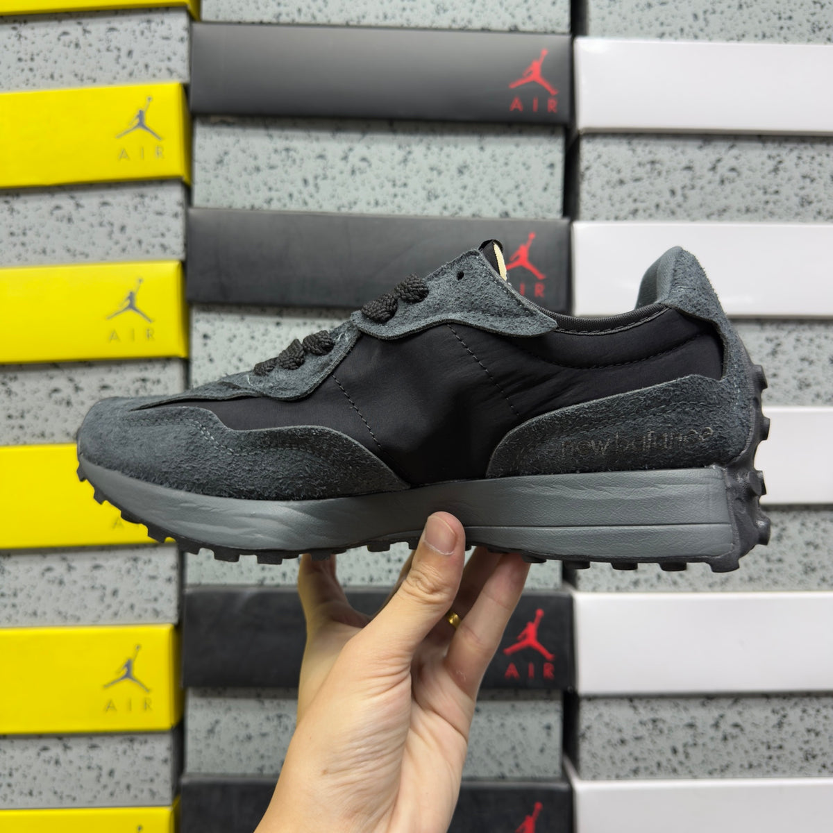 New Balance 327 'Gris Anthracite'