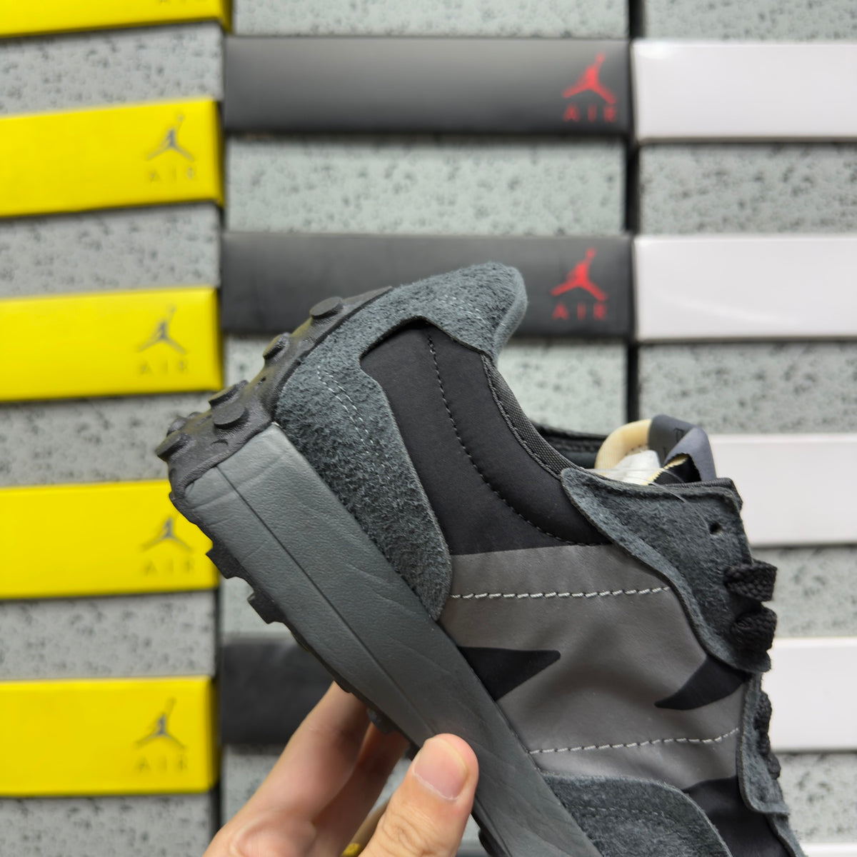 New Balance 327 'Gris Anthracite'