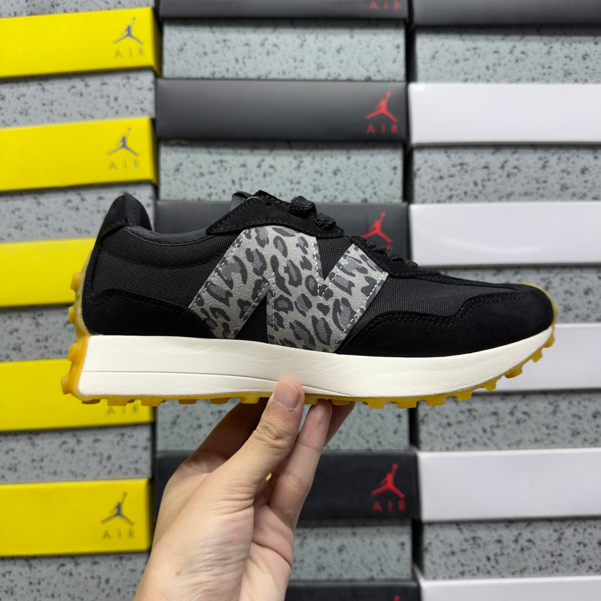 New Balance 327 'Noir Léopard'