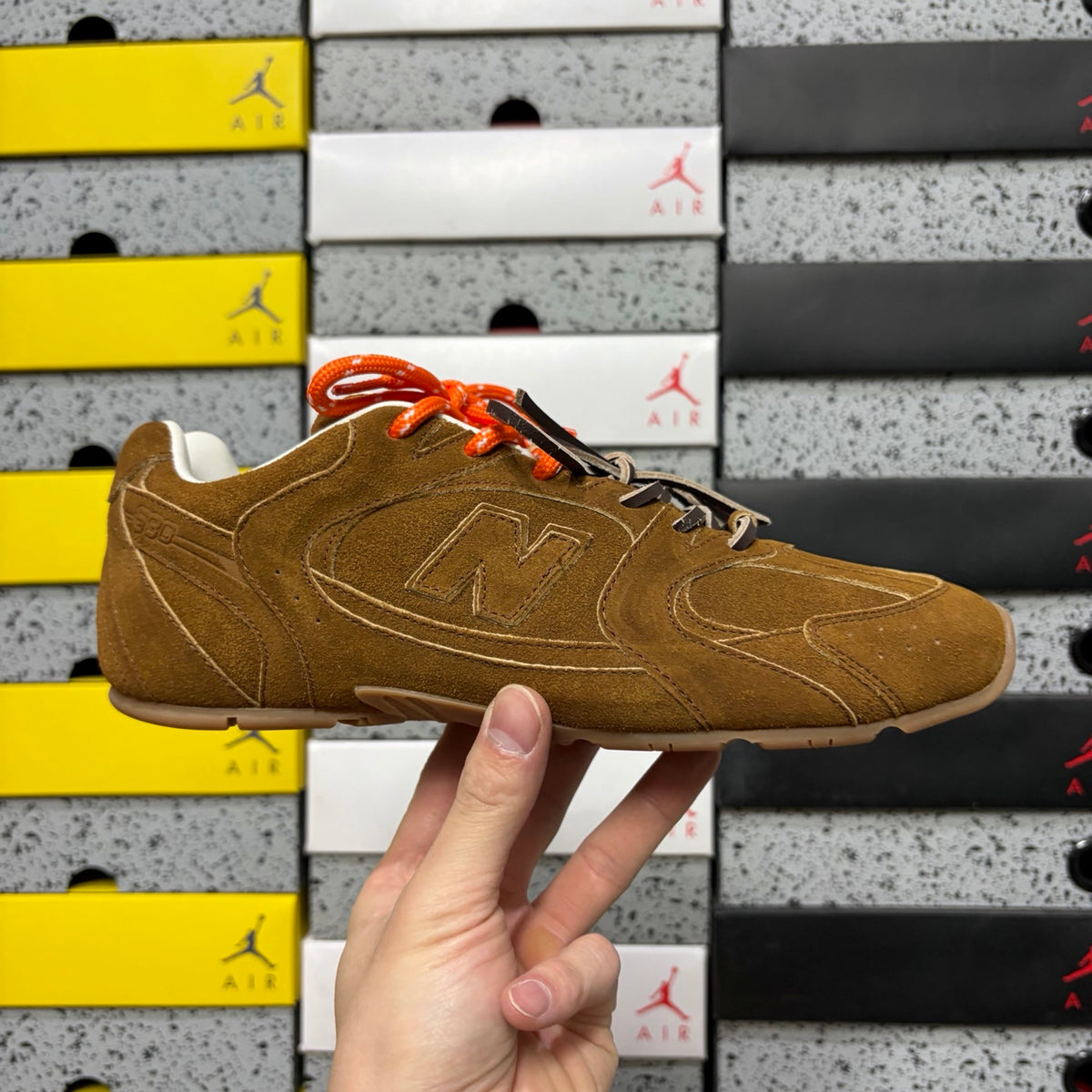 New Balance x Miu. 530 'Marron Camel'