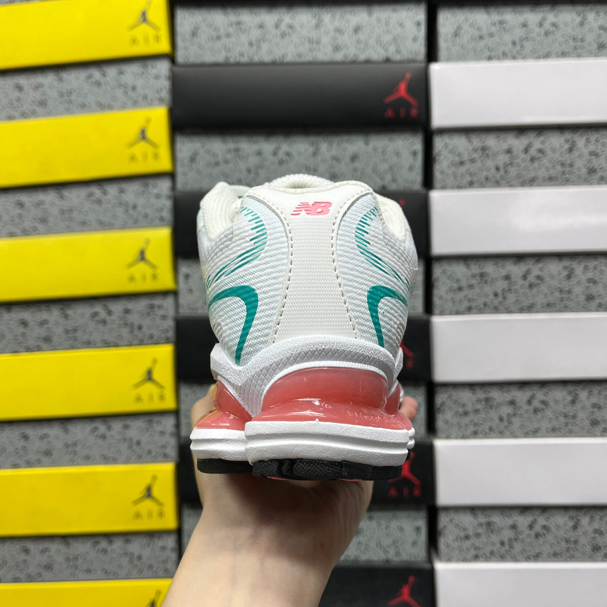 New Balance 2000 'Blanc Turquoise Corail'