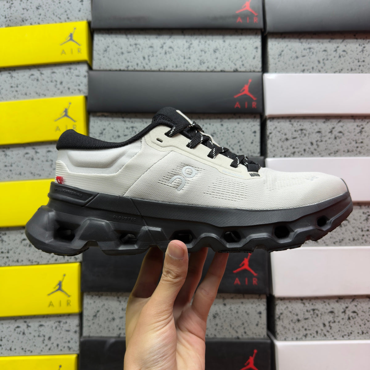 On Cloudflyer 5 'Blanc Noir' — vue 9