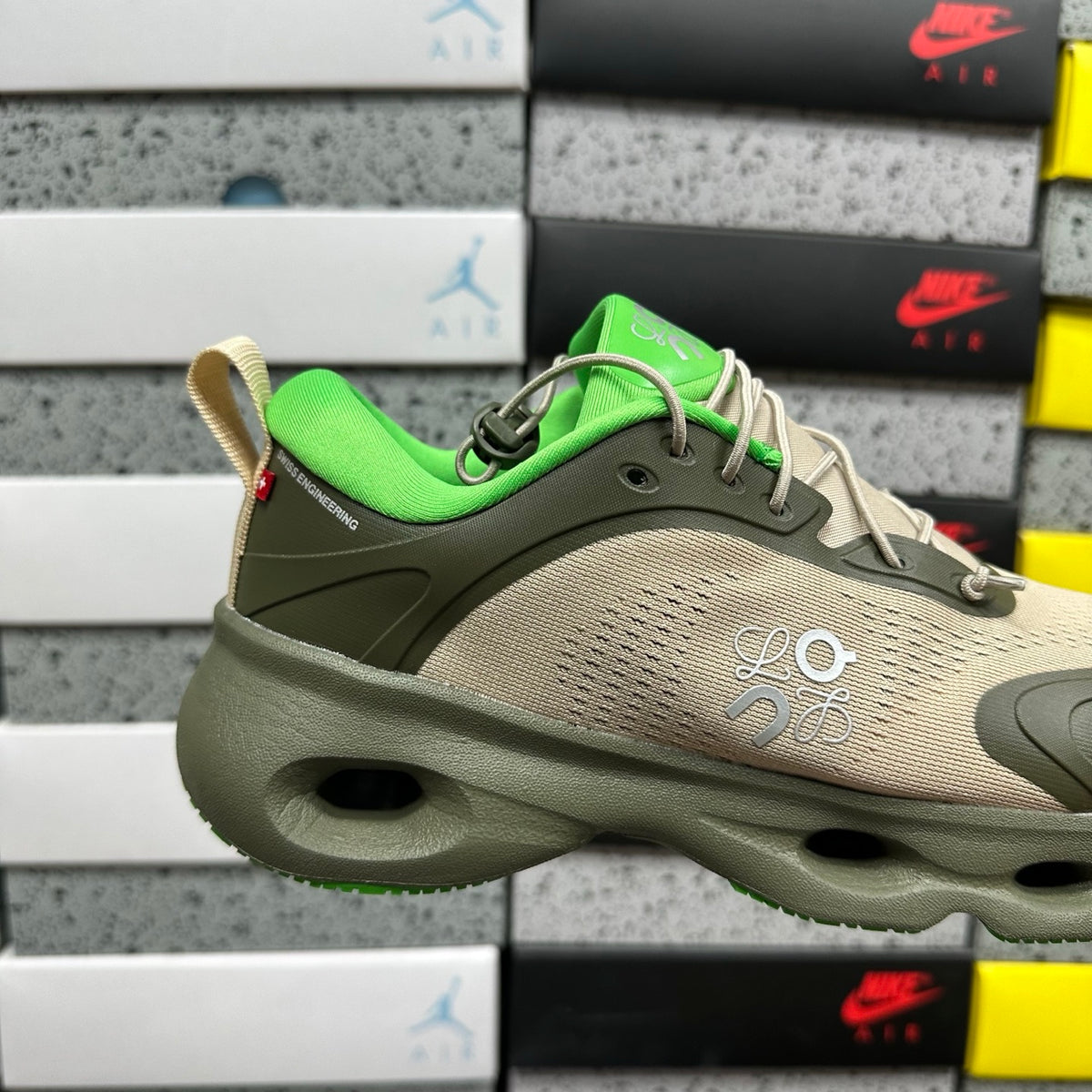 On x Loe. Cloudsolo 'Kaki Vert Fluo' — vue 5