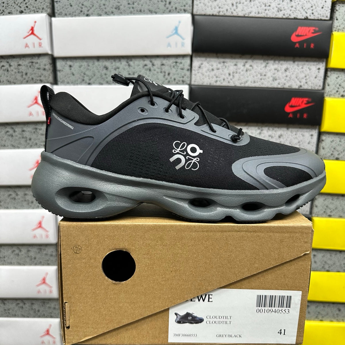 On x Loe. Cloudsolo 'Gris Anthracite'