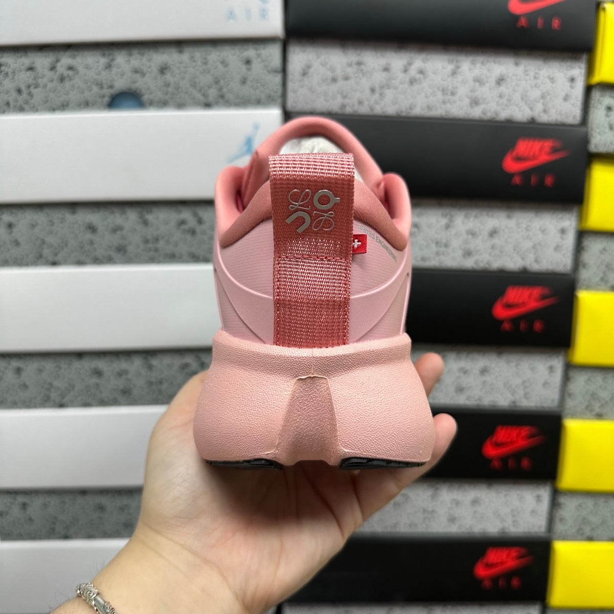 On x Loe. Cloudsolo 'Rose Poudré' — vue 4