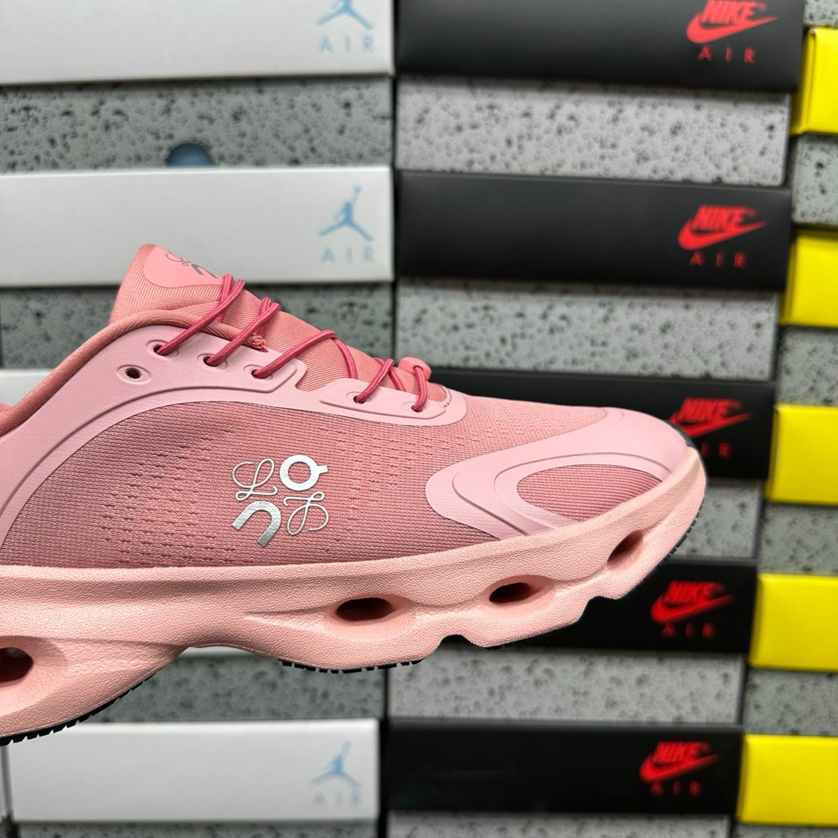 On x Loe. Cloudsolo 'Rose Poudré' — vue 7