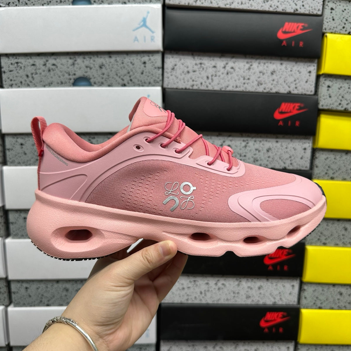On x Loe. Cloudsolo 'Rose Poudré' — vue 10