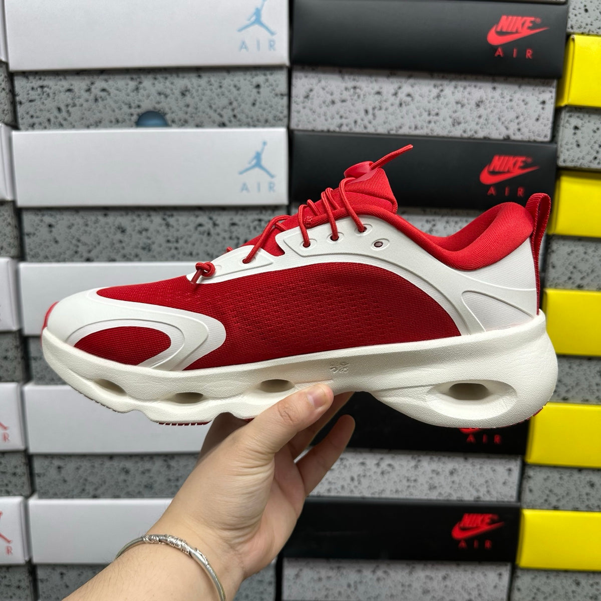 On x Loe. Cloudsolo 'Rouge Blanc' — vue 8