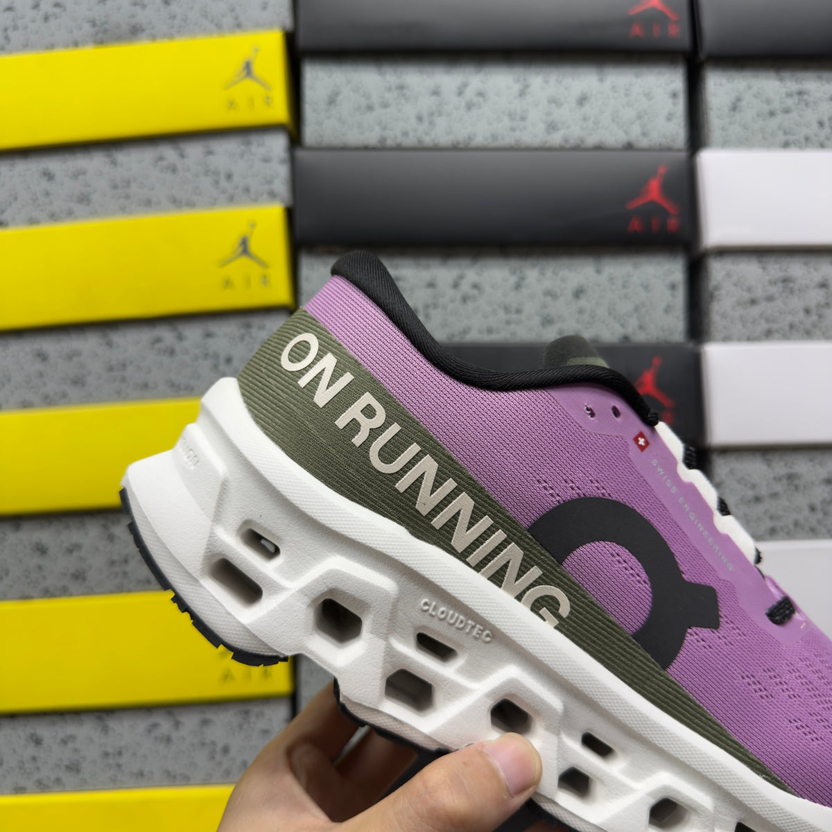 On Cloudmonster 3 'Violet Noir' — vue 7