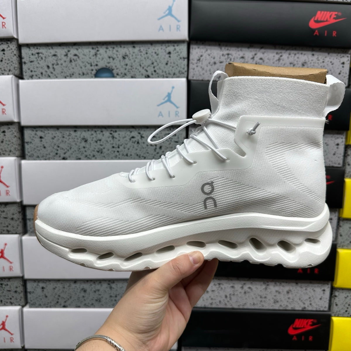 On x Loe. Cloudtilt Hi 'Blanc' — vue 8