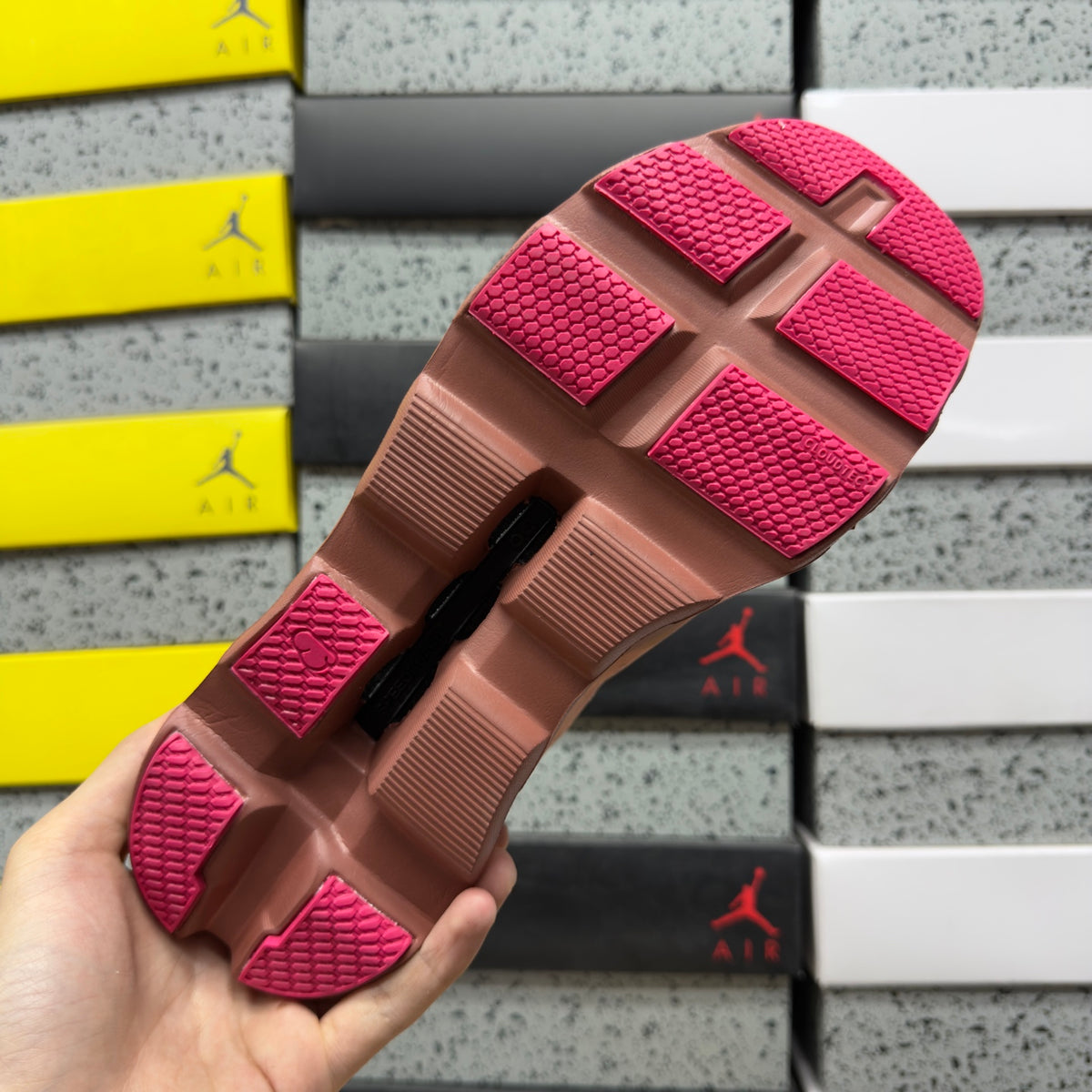 On Cloudmonster 3 'Rose Terracotta' — vue 2