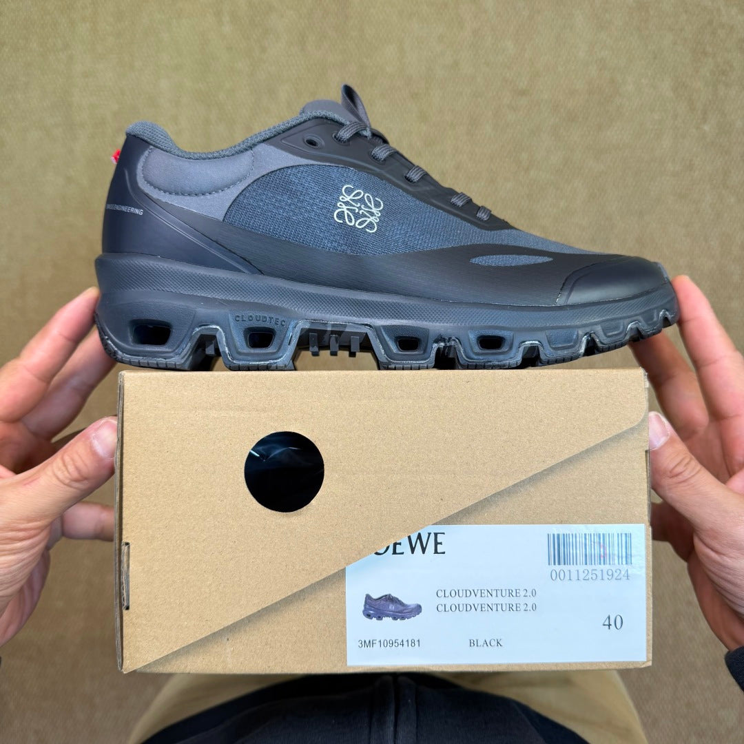 On Cloudventure 2 'Gris Anthracite Bleu' — vue 3