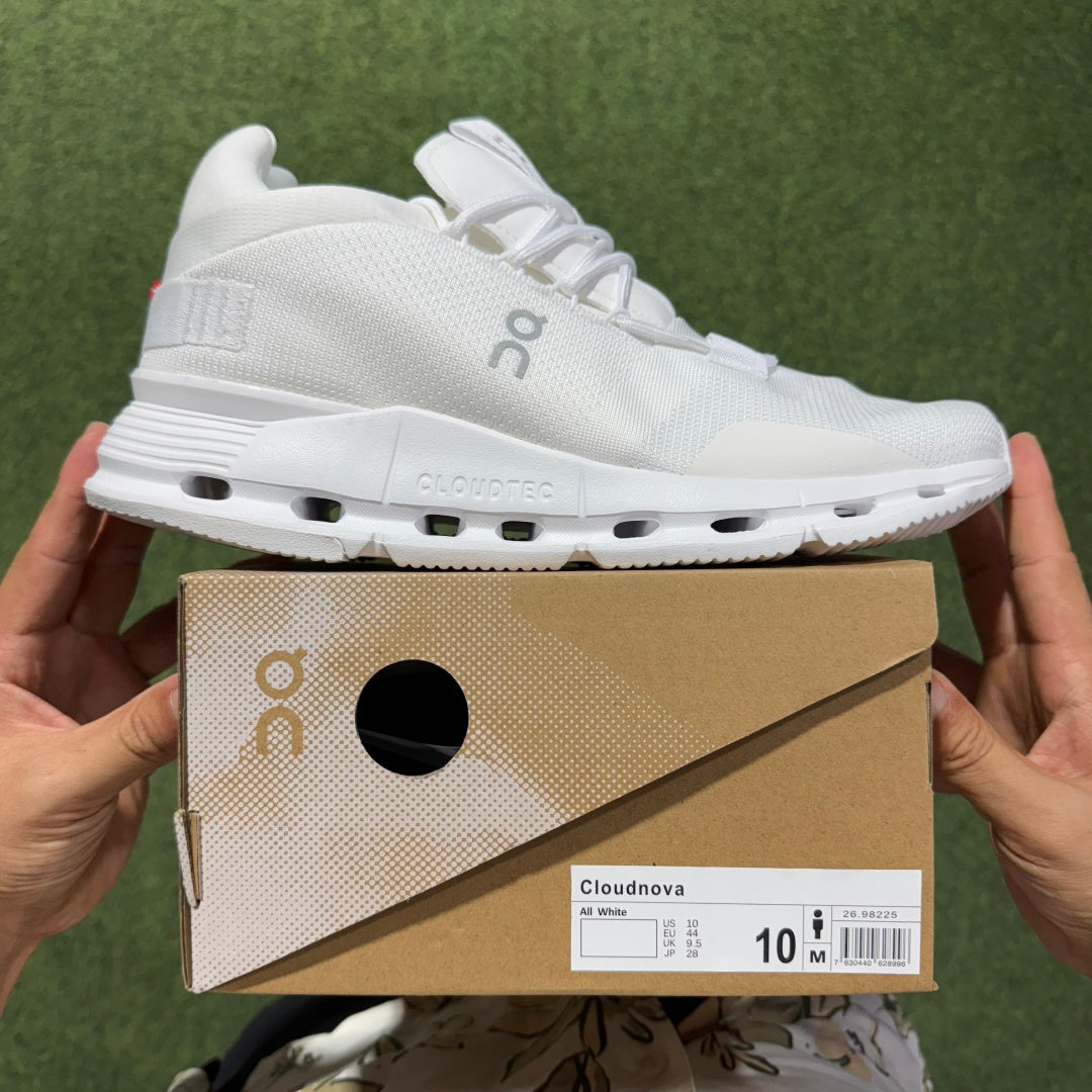 On Cloudnova 'Blanc Total' — vue 3
