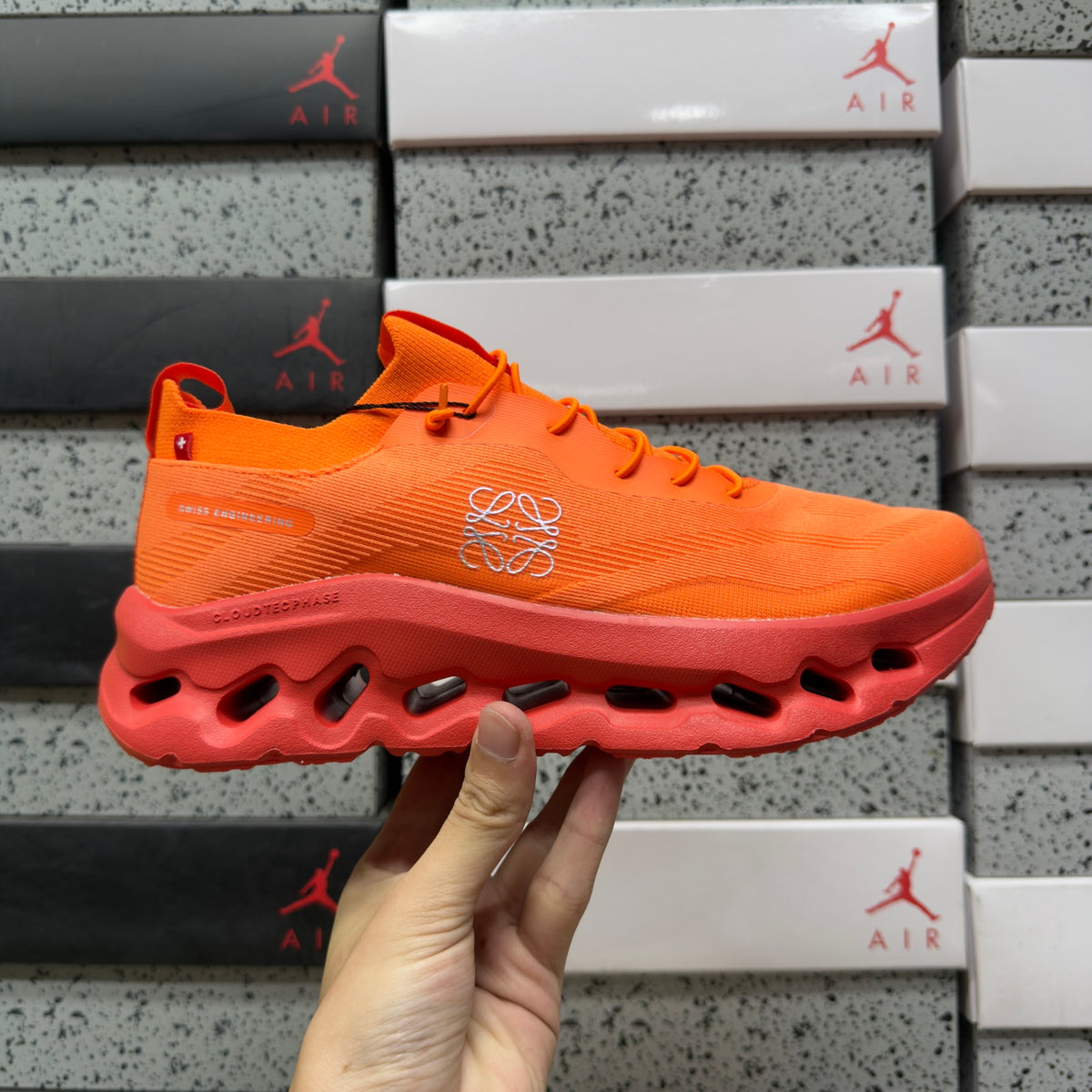 On x Loe. Cloudtilt 'Orange'