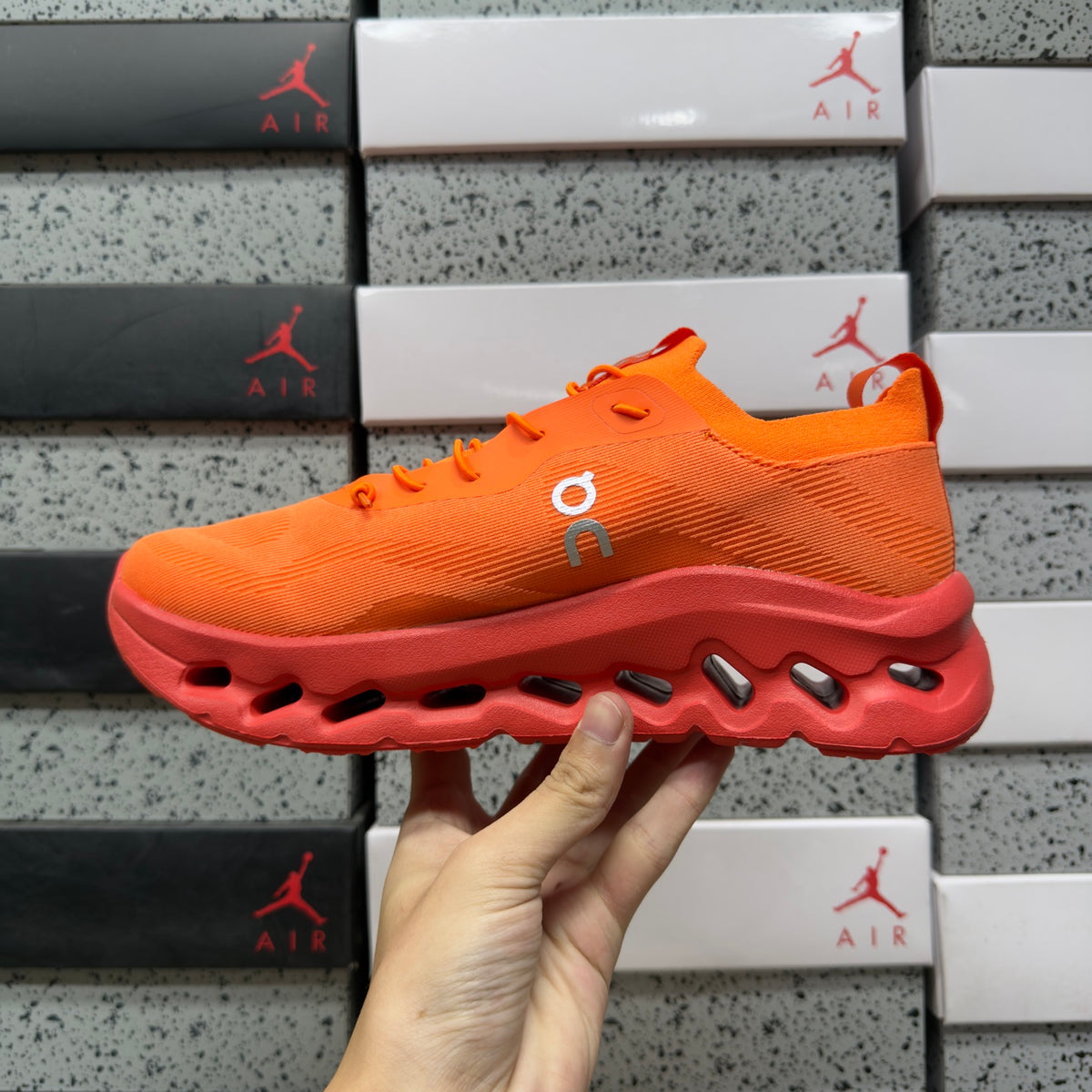On x Loe. Cloudtilt 'Orange' — vue 4