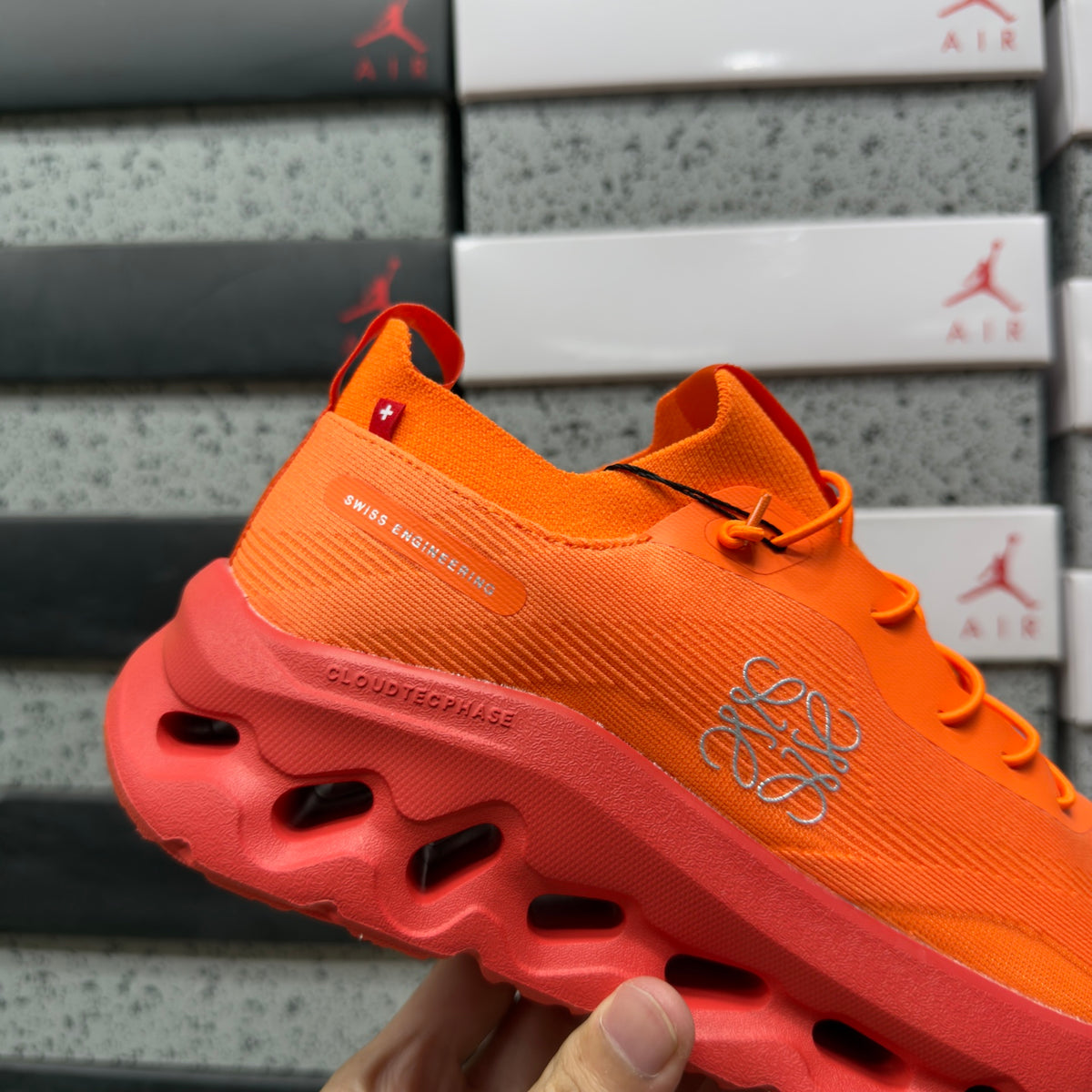 On x Loe. Cloudtilt 'Orange' — vue 7