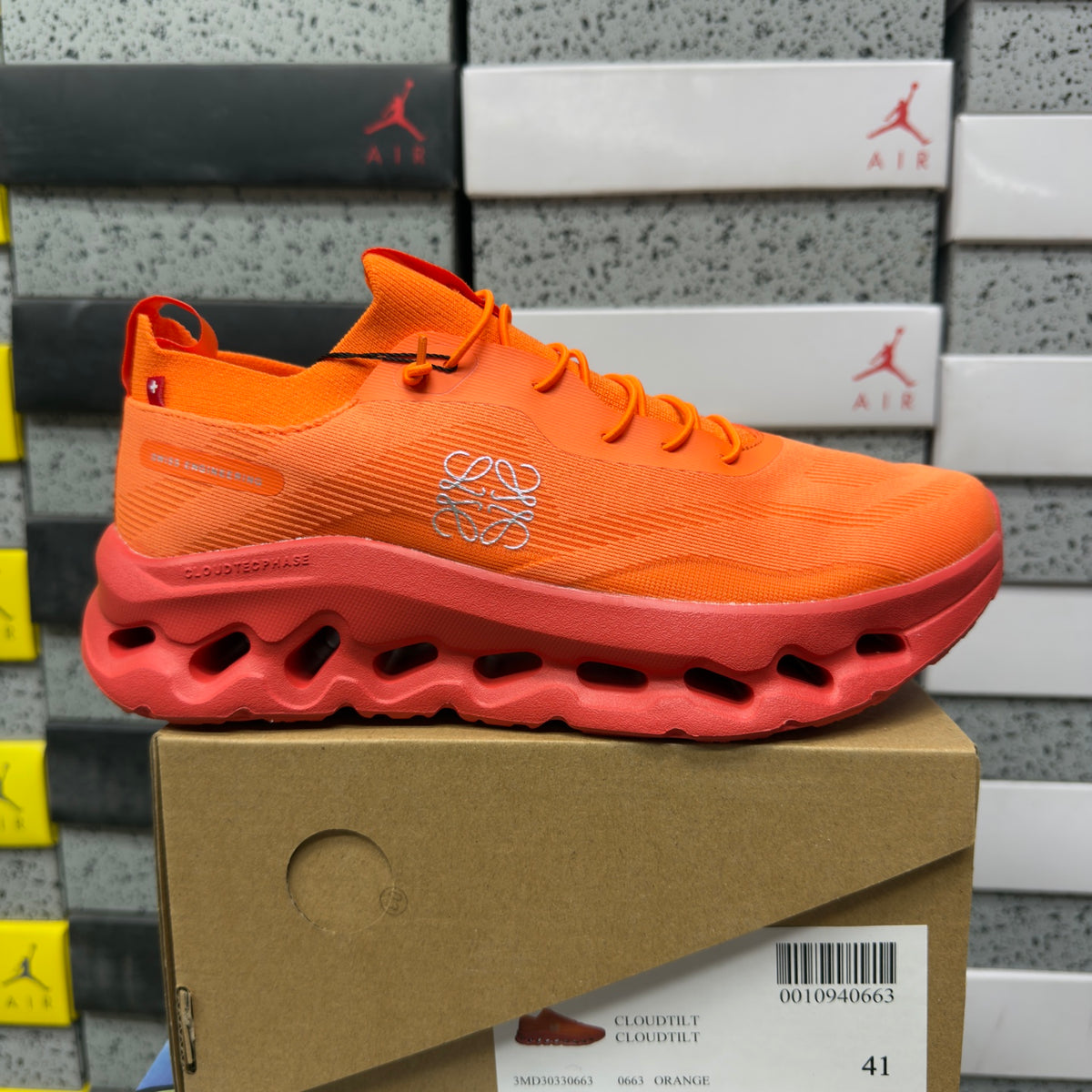 On x Loe. Cloudtilt 'Orange' — vue 9