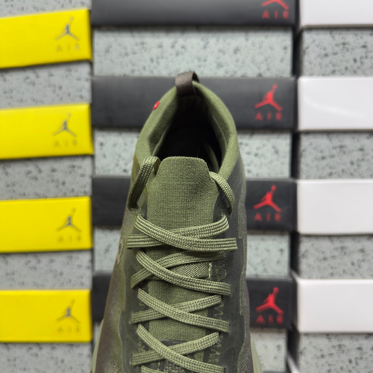 On Cloudsoma 'Olive Kaki' — vue 5