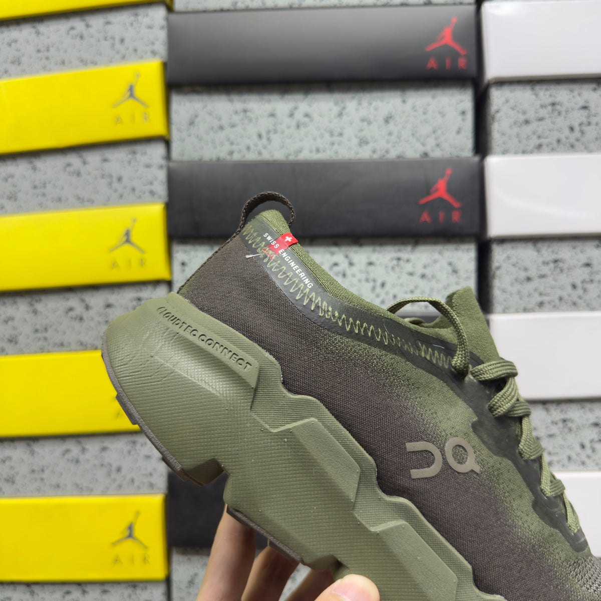 On Cloudsoma 'Olive Kaki' — vue 7