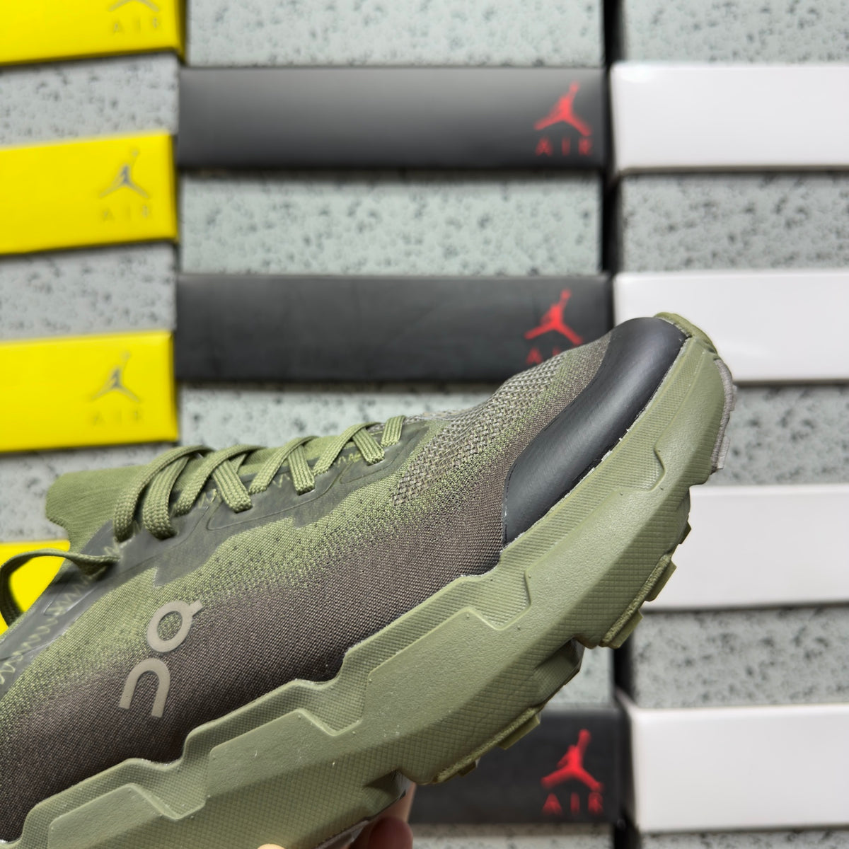 On Cloudsoma 'Olive Kaki' — vue 8