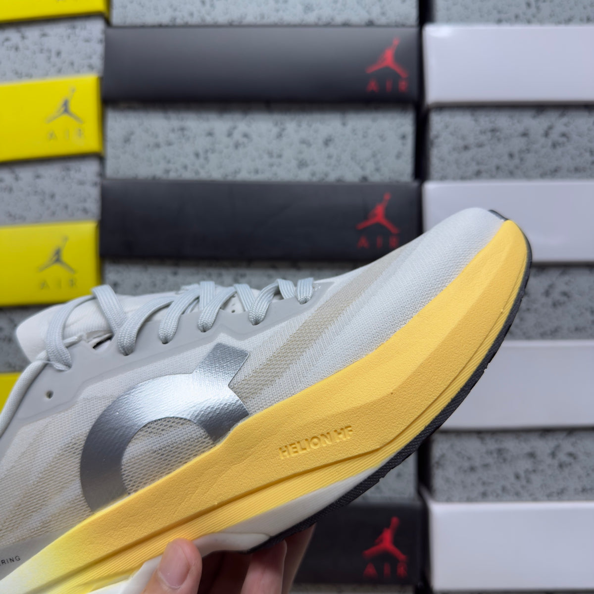 On Cloudflow 5 'Gris Jaune' — vue 9