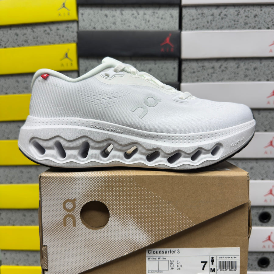 On Cloudsurfer 3 'Blanc Total' — vue 9