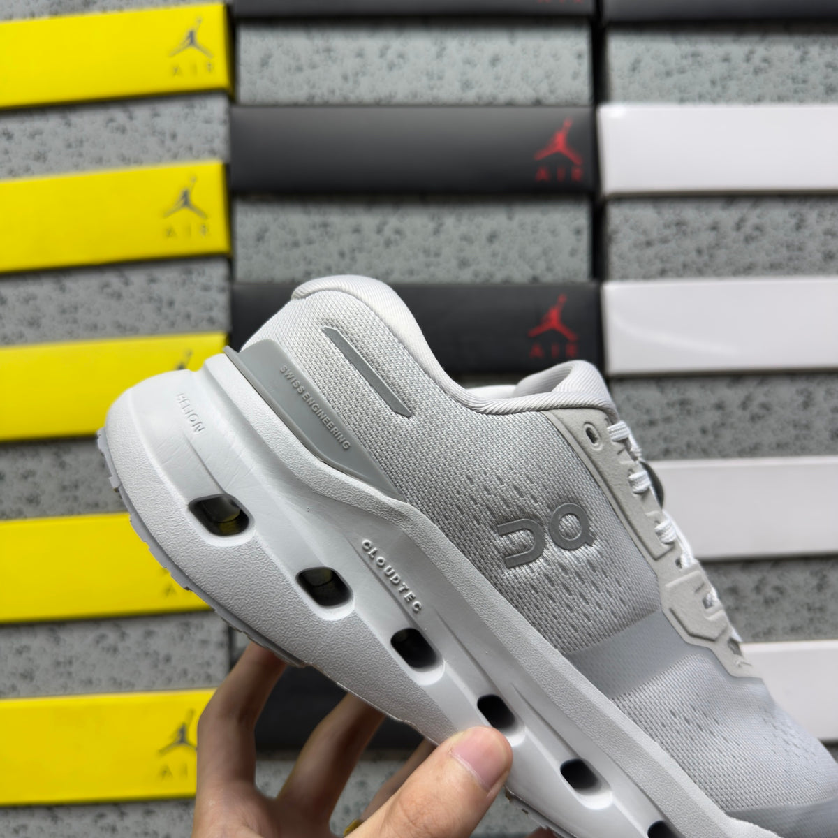 On Cloudrunner 3 'Gris Clair' — vue 7