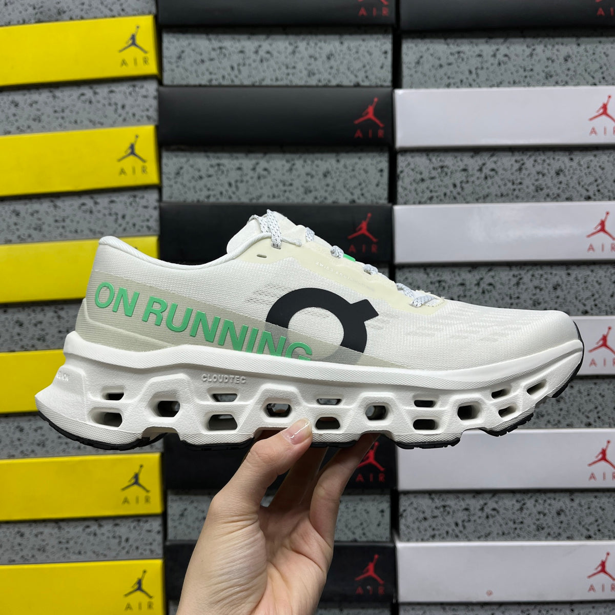 On Cloudmonster 3 'Blanc Vert' — vue 9