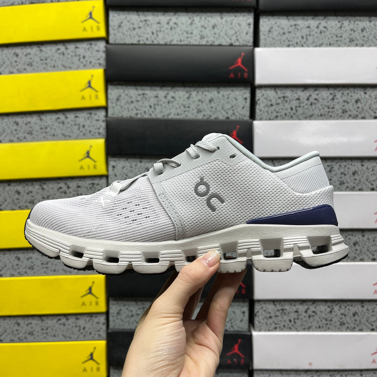 On Cloud X 4 'Gris Clair Marine' — vue 2