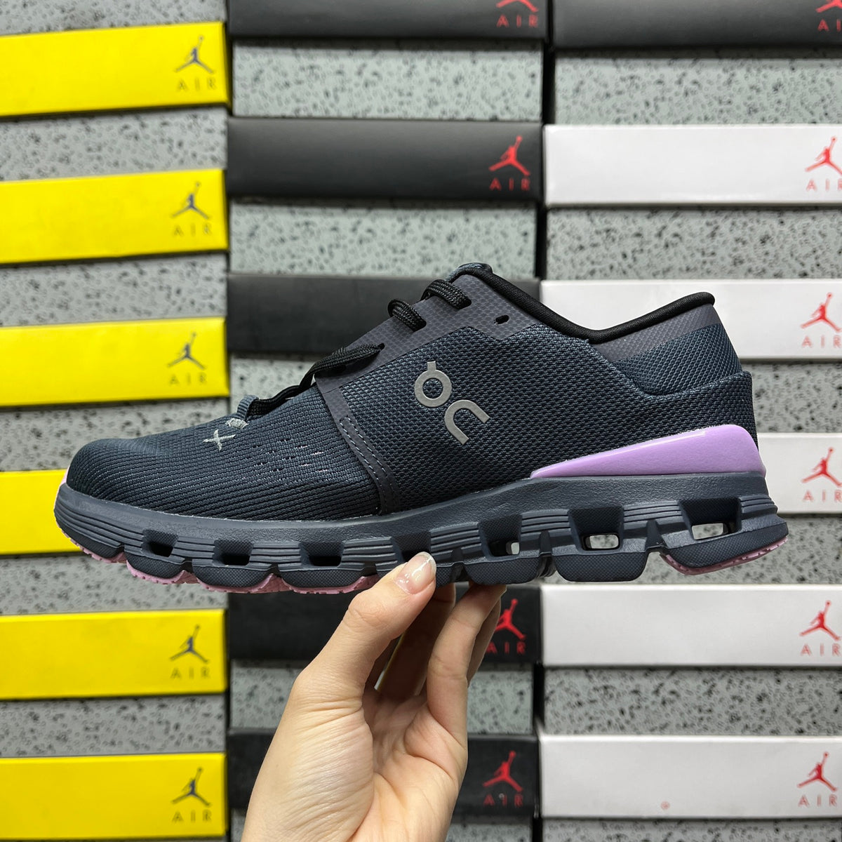 On Cloud X 4 'Noir Lilas' — vue 2