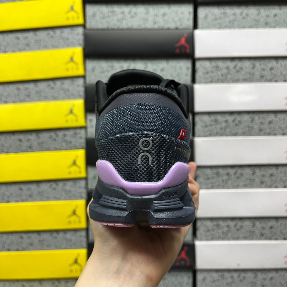 On Cloud X 4 'Noir Lilas' — vue 4