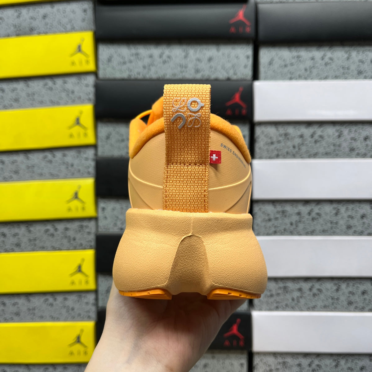 On x Loe. Cloudsolo 'Orange Abricot' — vue 4