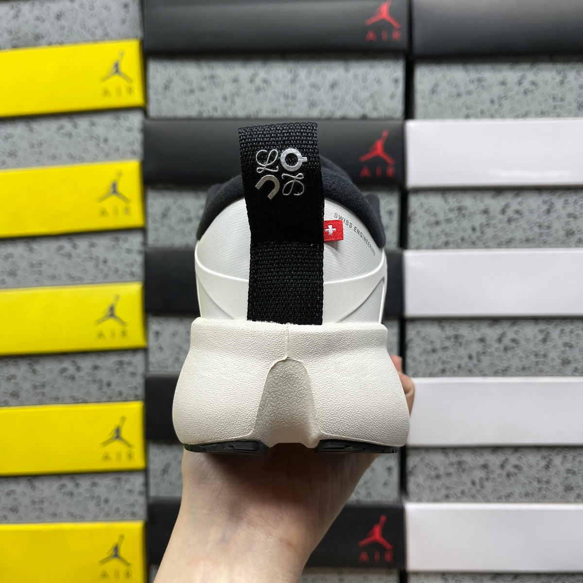 On x Loe. Cloudsolo 'Blanc Noir' — vue 4
