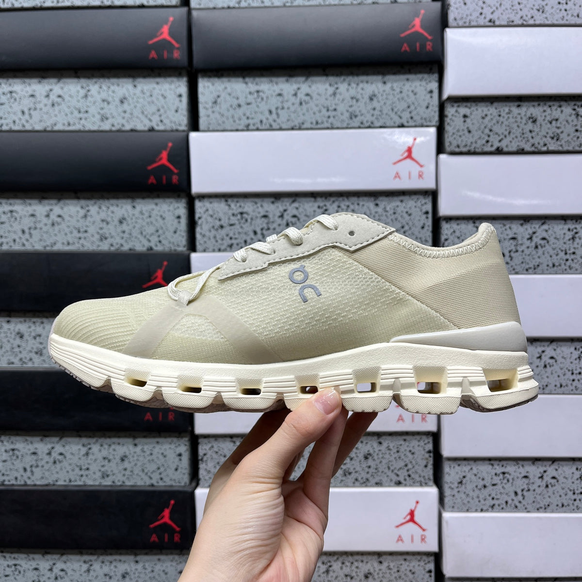 On Cloud X 4 'Beige Sable' — vue 2