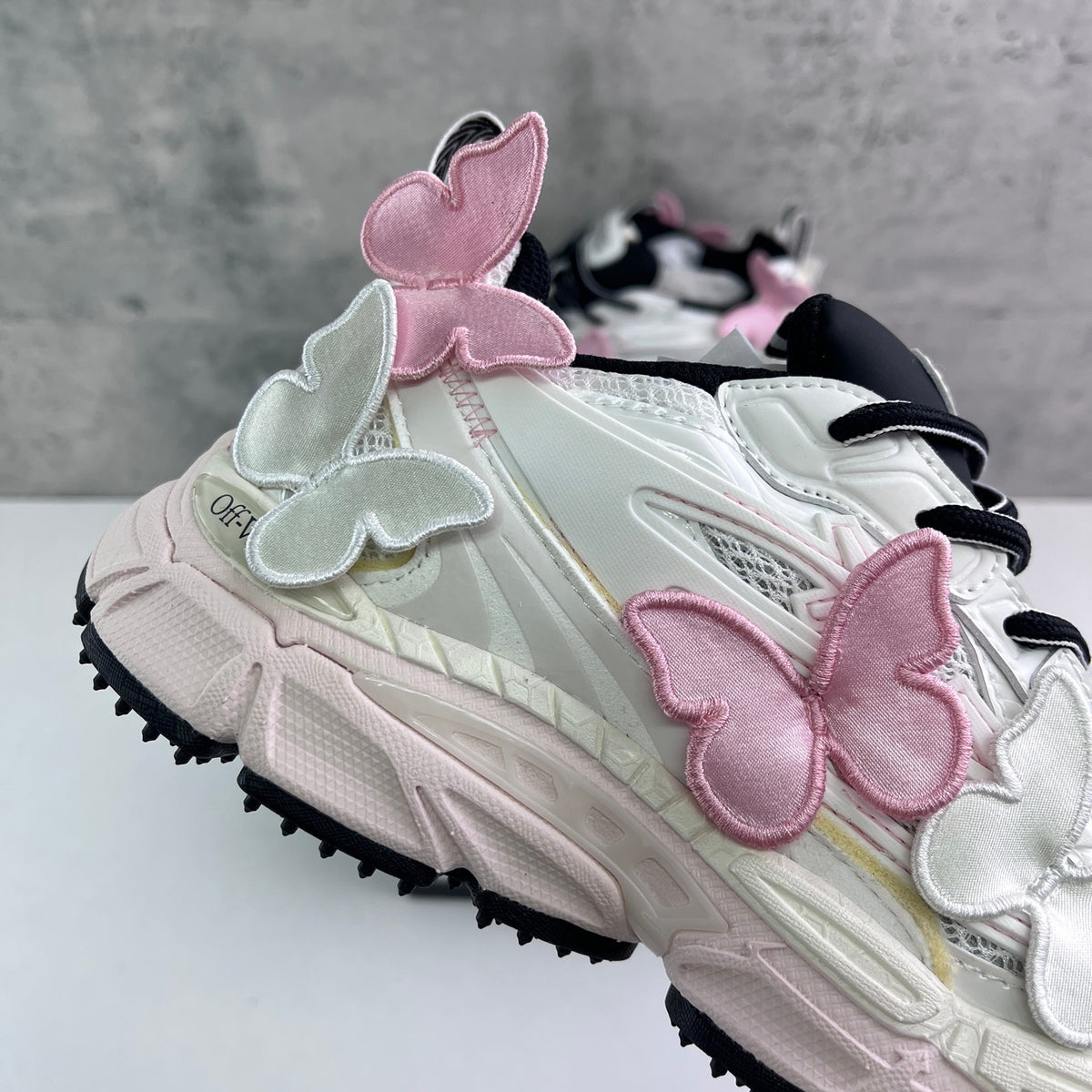 Off-White Be Right Back 'Blanc Rose Papillon'