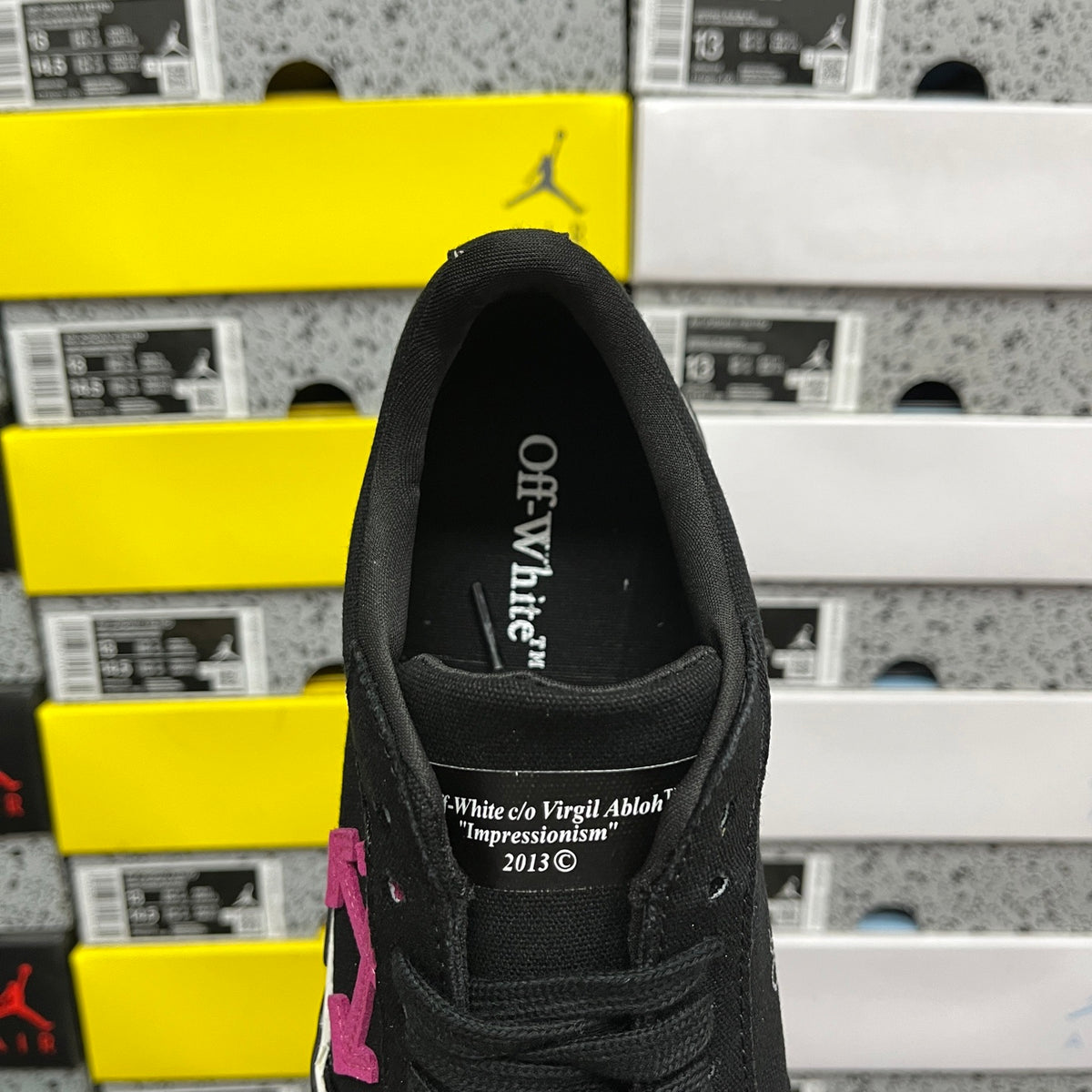 Off-White Vulc Low 'Noir Rose Fuchsia'