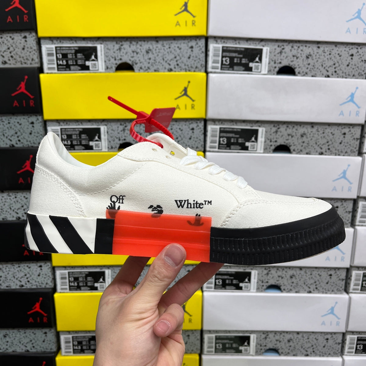 Off-White Vulc Low 'Blanc Noir Flèche Vulc'