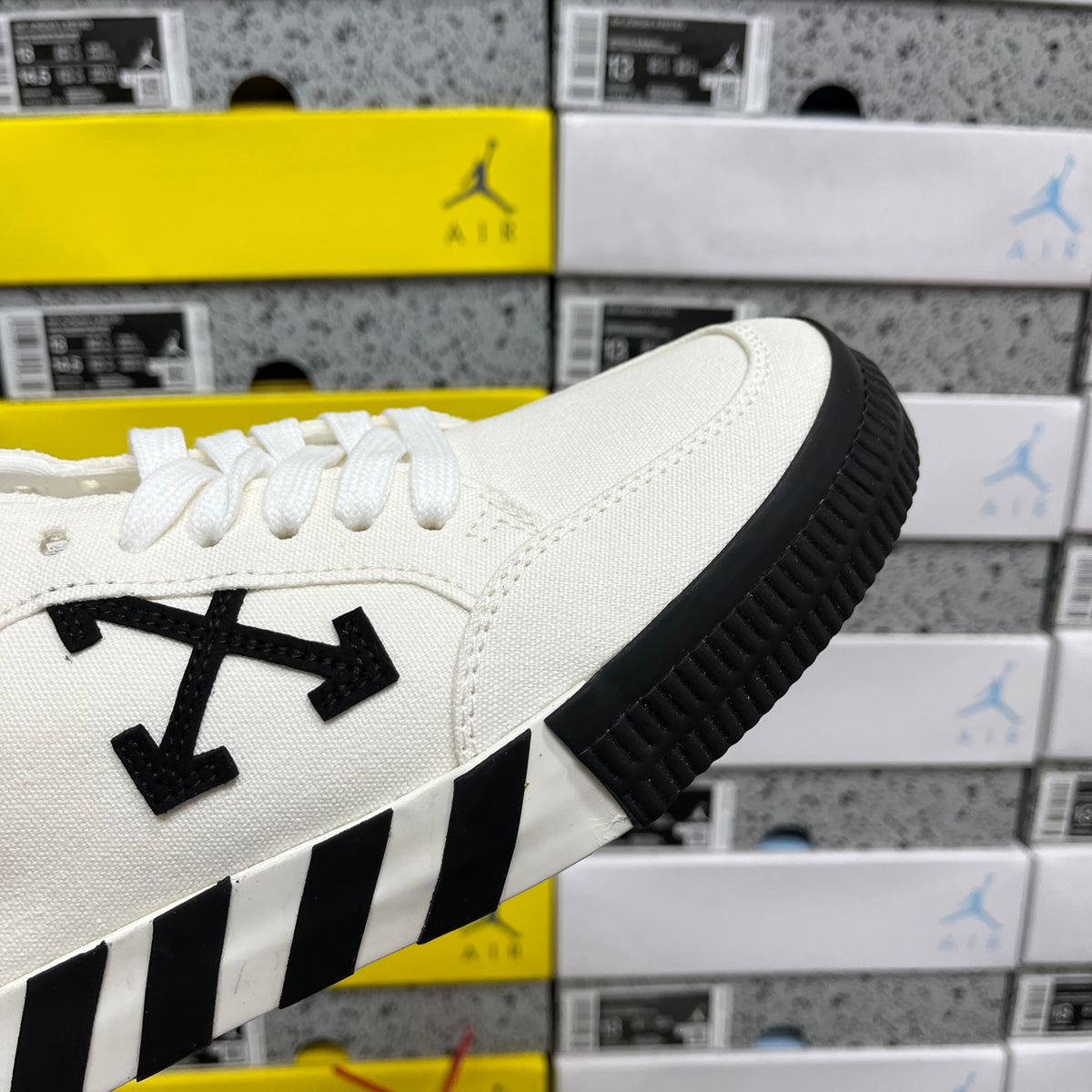 Off-White Vulc Low 'Blanc Noir Flèche Vulc'