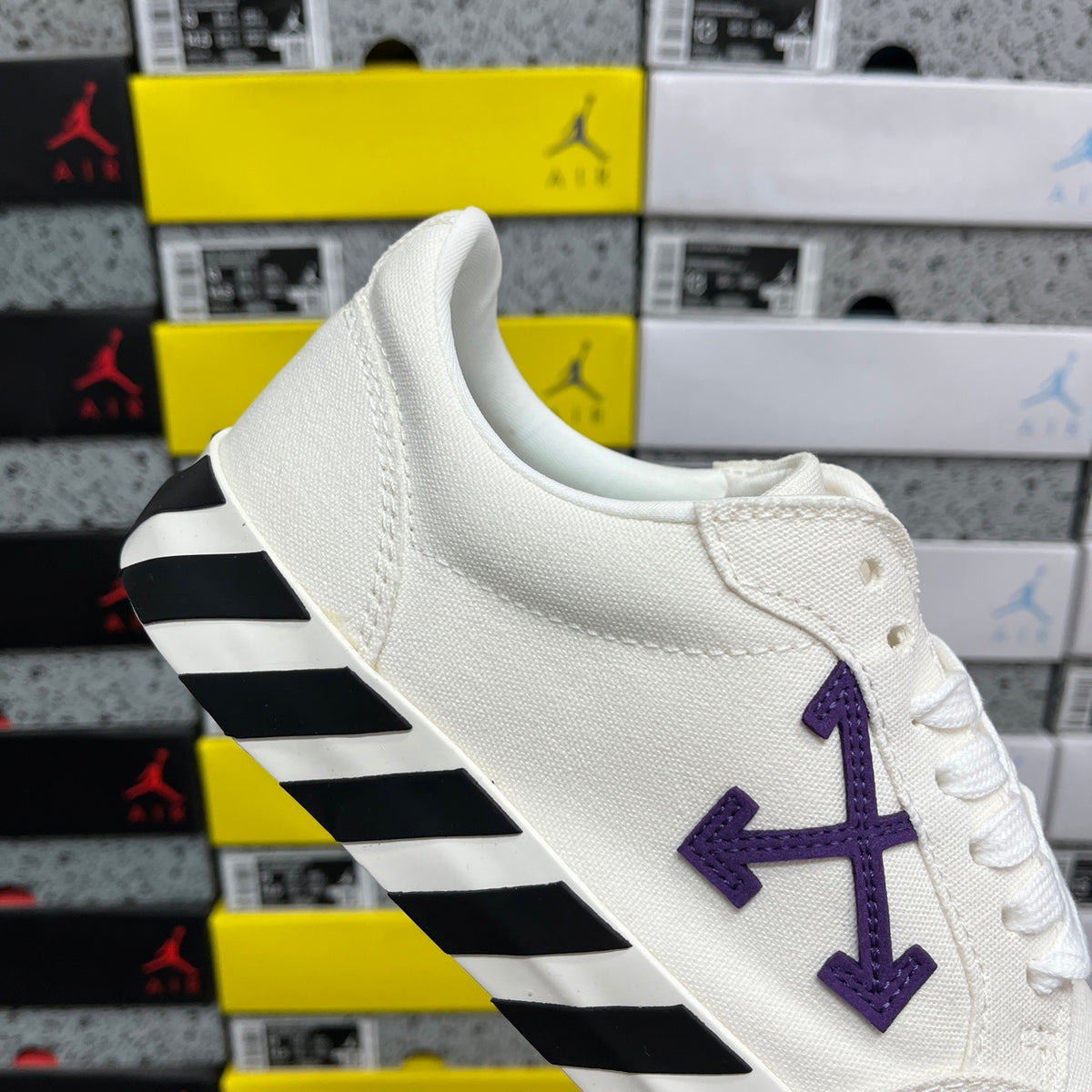 Off-White Vulc Low 'Blanc Violet Flèche'