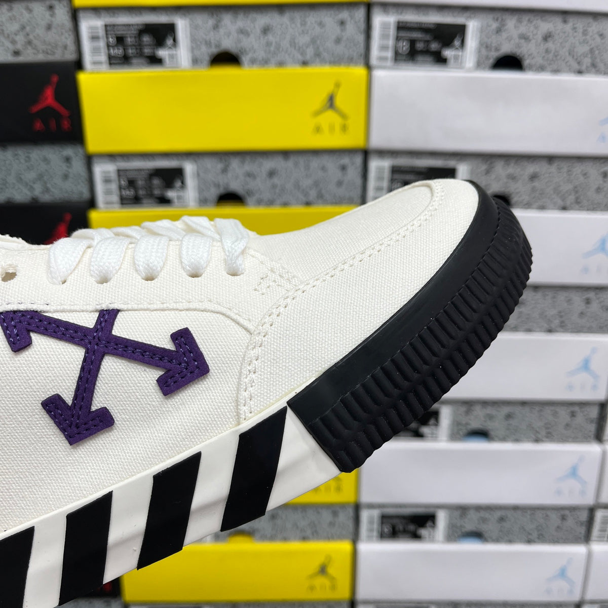 Off-White Vulc Low 'Blanc Violet Flèche'
