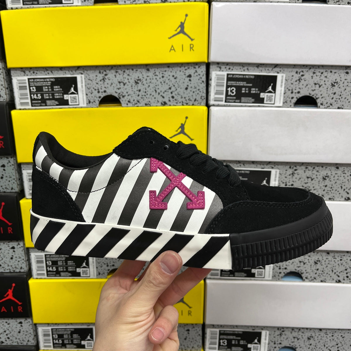 Off-White Vulc Low 'Noir Rose'