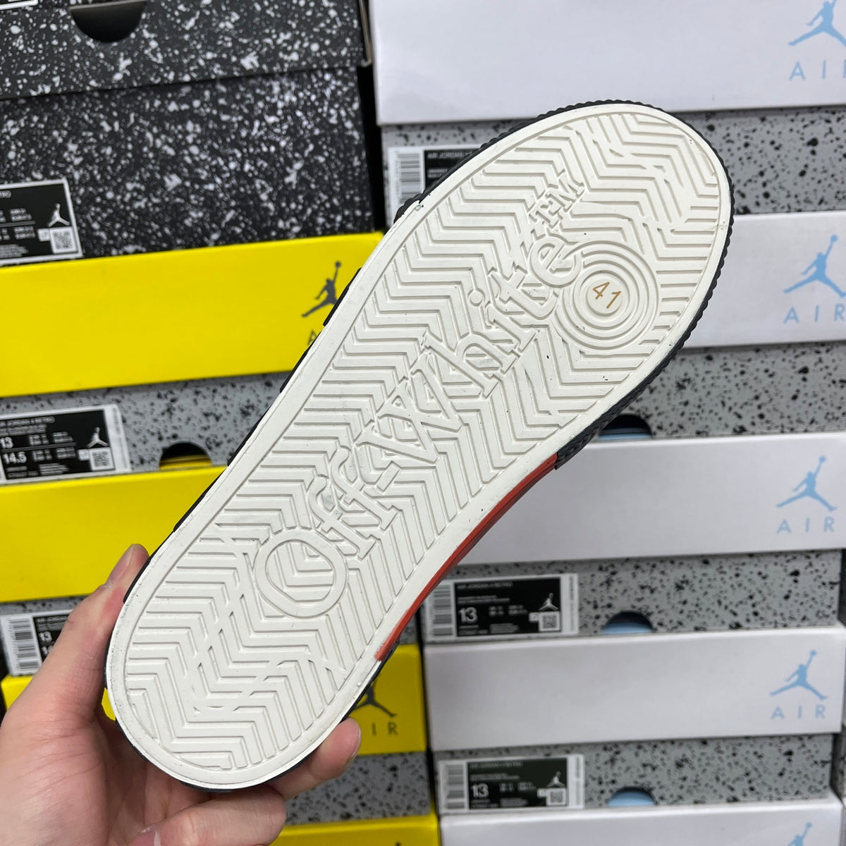 Off-White Vulc Low 'Noir Orange'