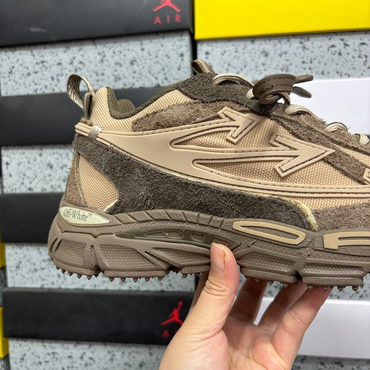 Off-White Be Right Back 'Beige Marron'