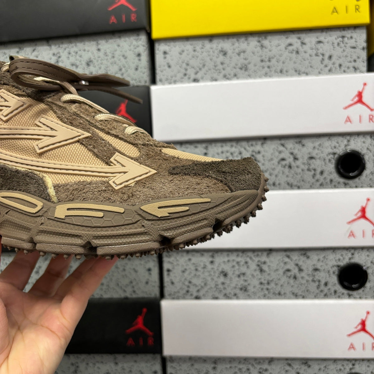 Off-White Be Right Back 'Beige Marron'