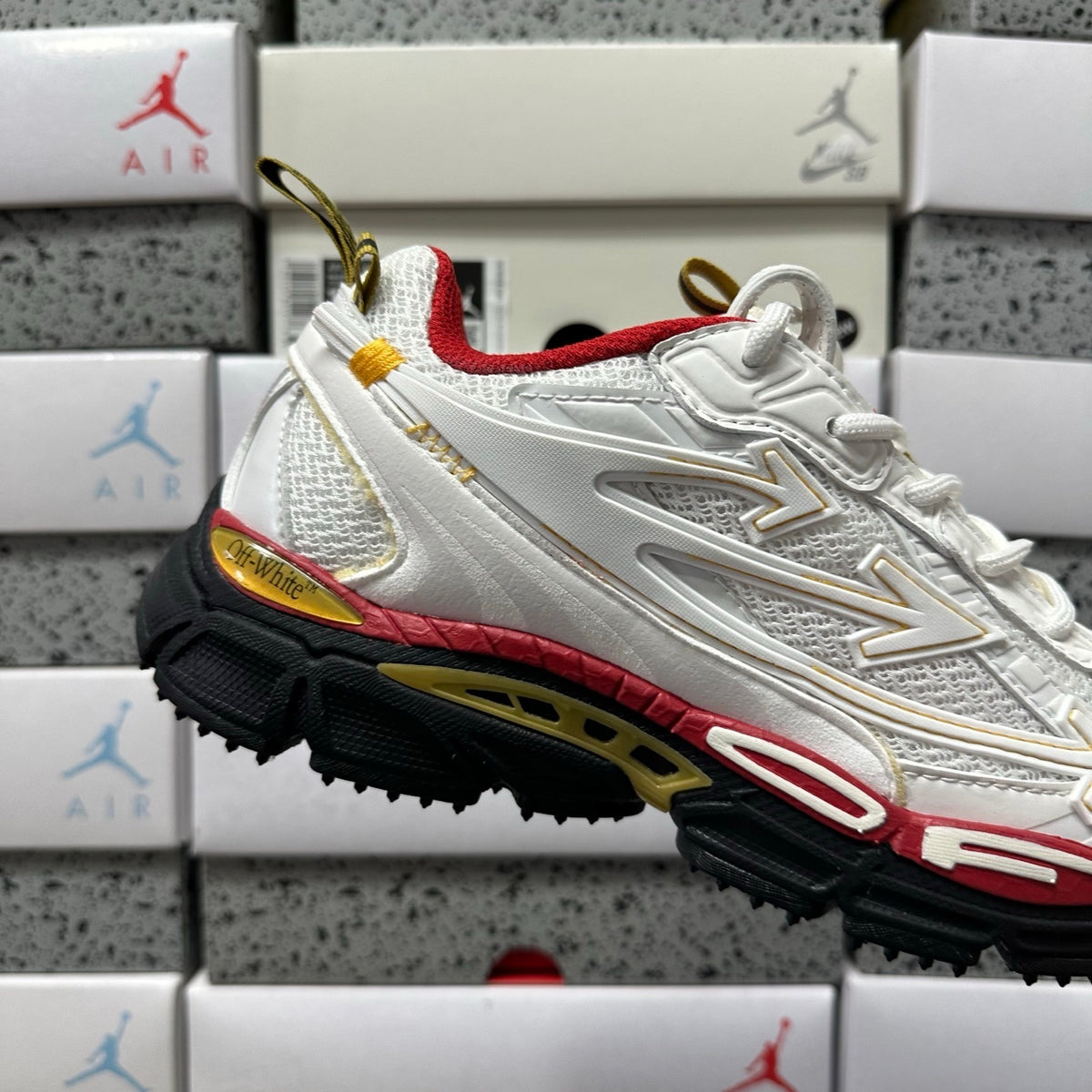 Off-White Be Right Back 'Blanc Rouge Runner'