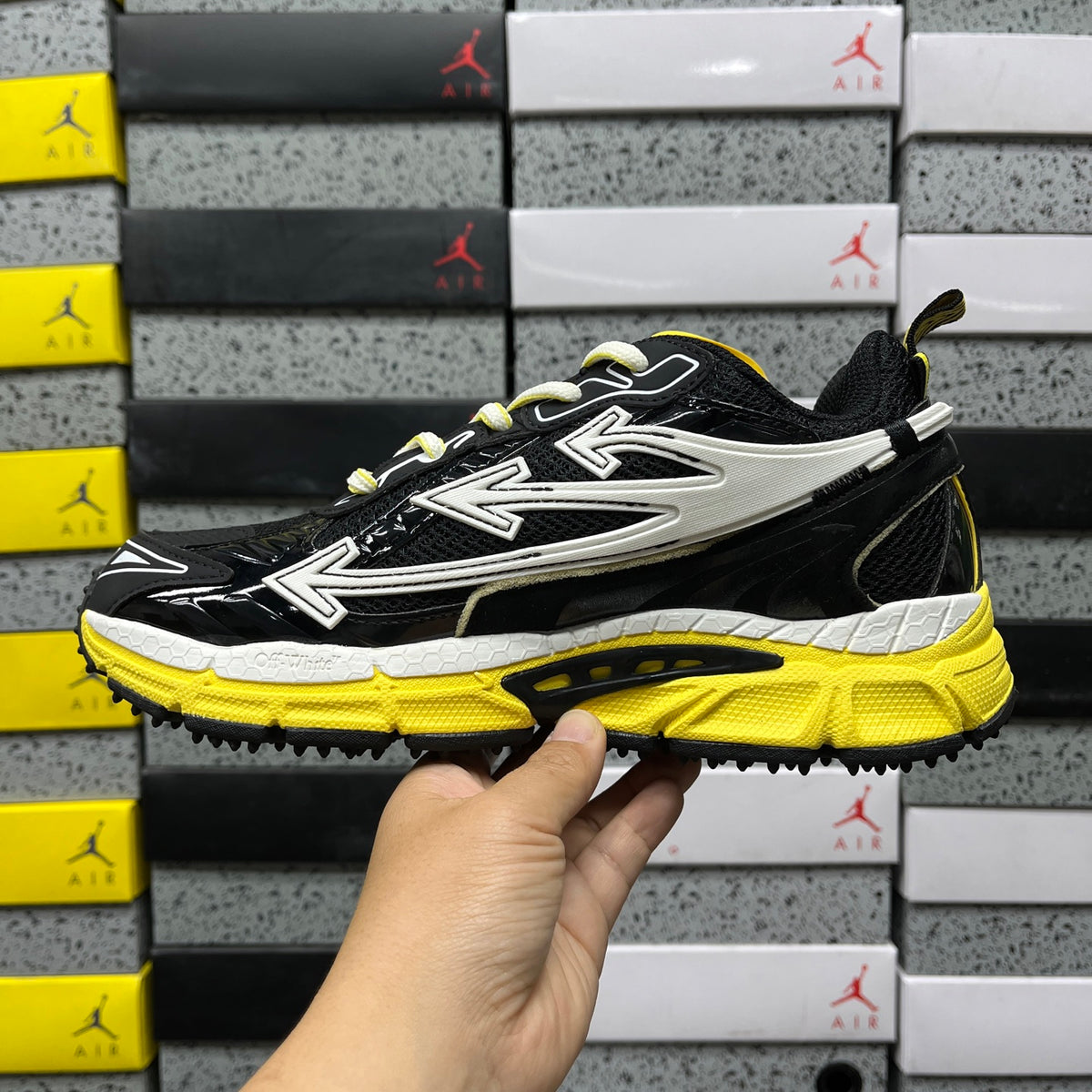 Off-White Be Right Back 'Jaune Noir'