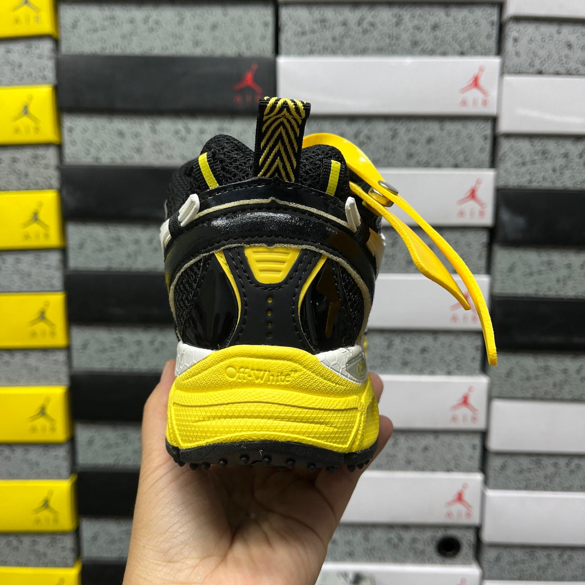 Off-White Be Right Back 'Jaune Noir'