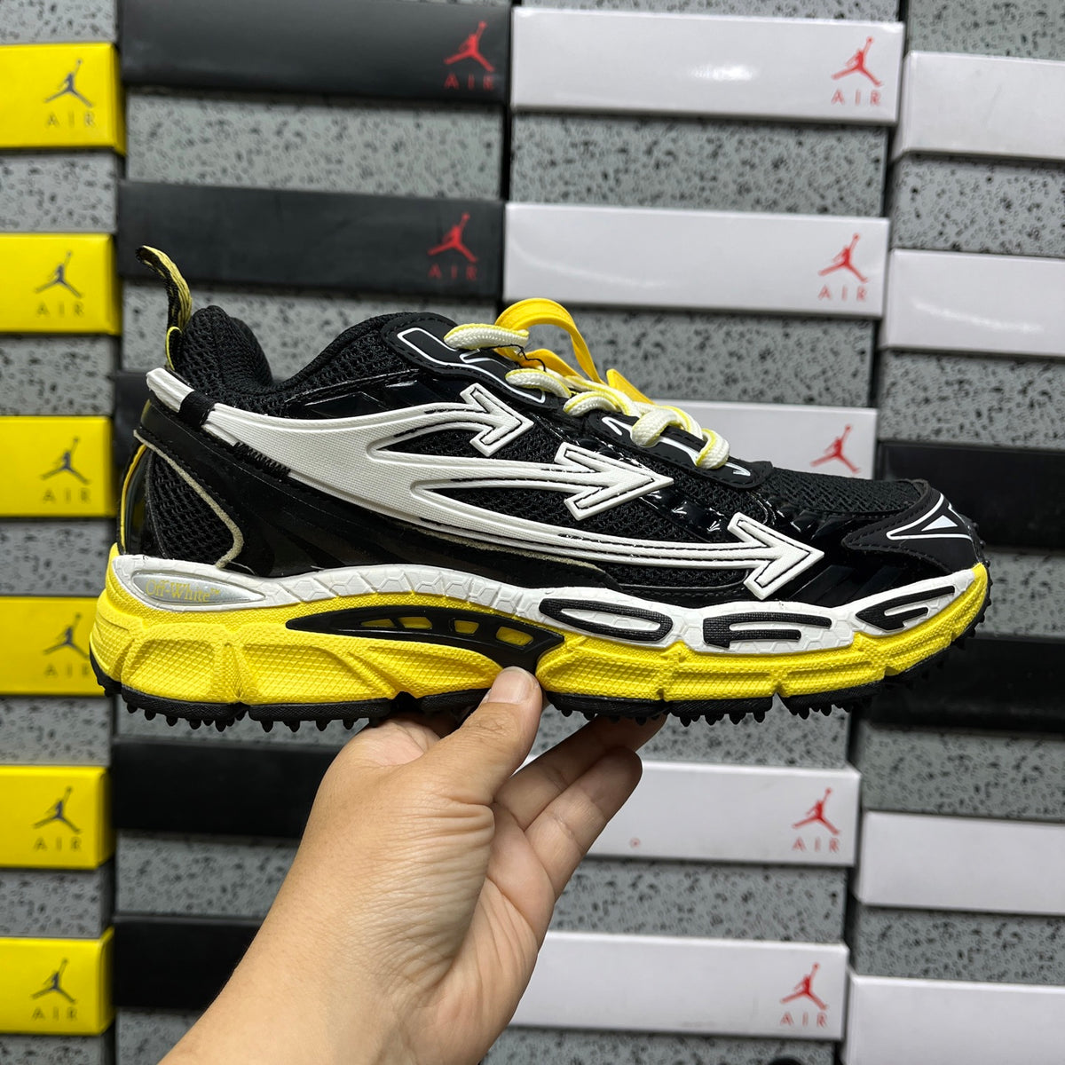 Off-White Be Right Back 'Jaune Noir'