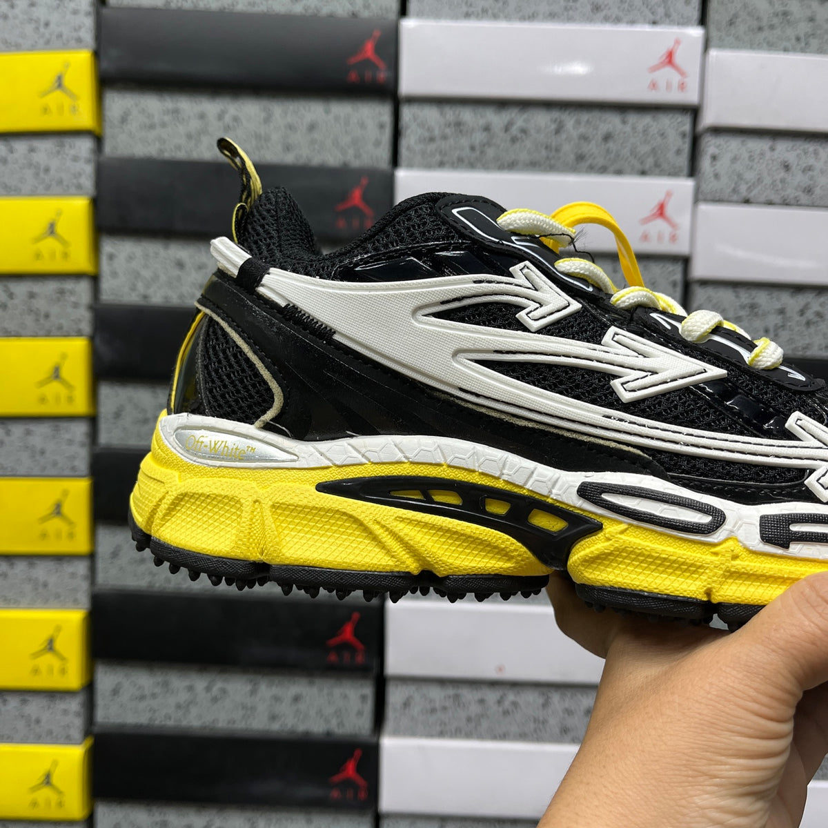 Off-White Be Right Back 'Jaune Noir'